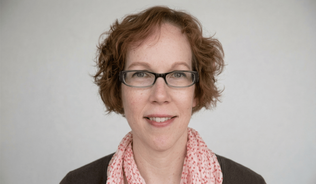 Dawn Wolfe headshot, Senior Editor at The Simons Group
